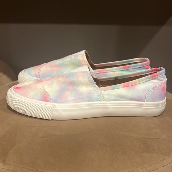 DV 7.5 slip on rainbow shoes - Picture 2 of 4